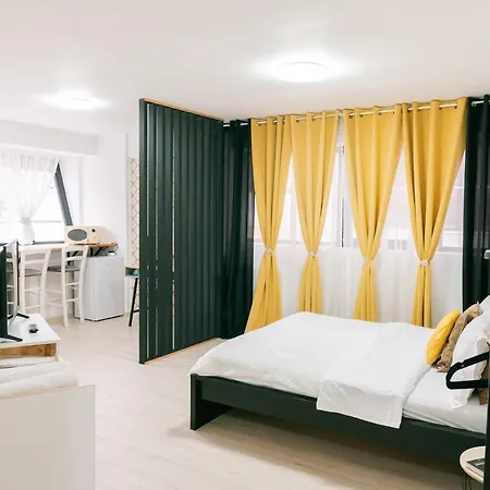 Chic Aparthotel *