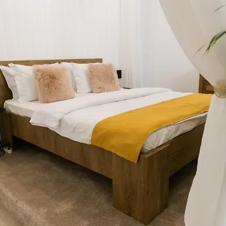 Chic Apartahotel 4*