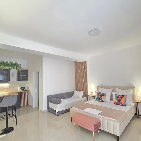 Chic Apartahotel 4*