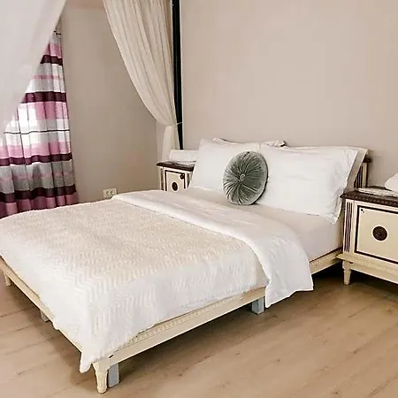 Chic Apartahotel 4*